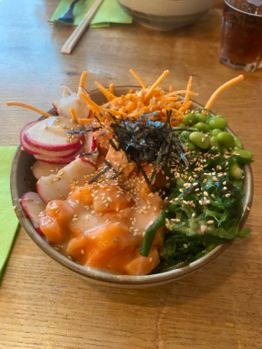 Salmon poke bowl