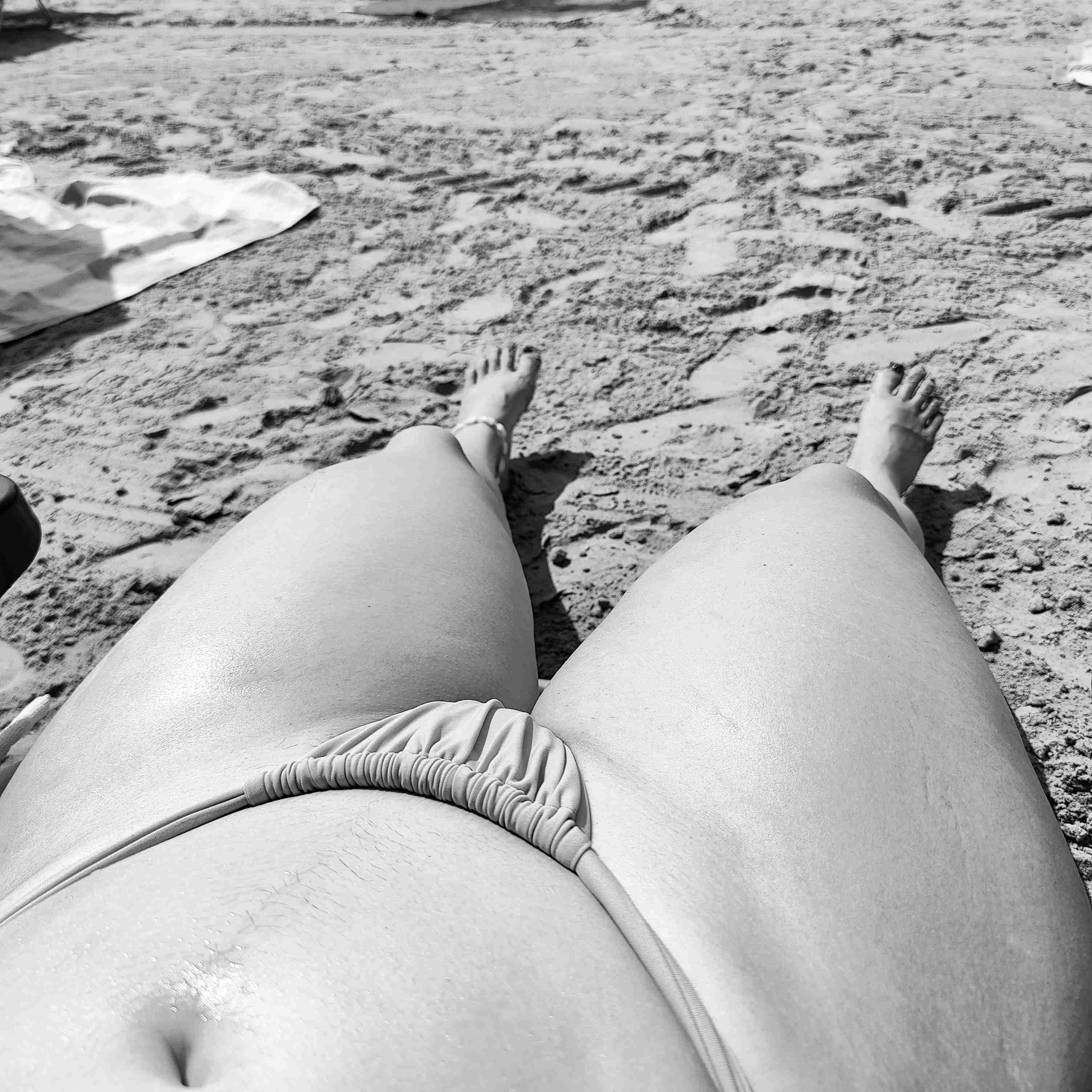 ADIVINA COLOR BIKINI