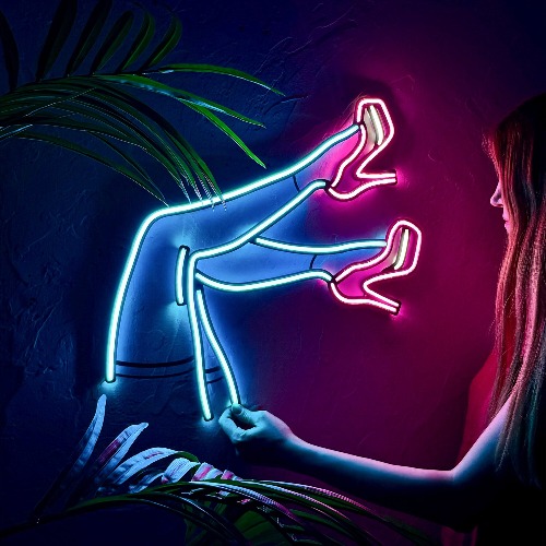Lacy Neon - With Remote Control (+€7)
