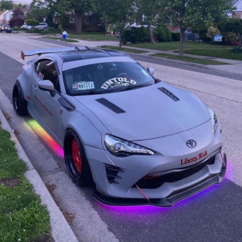 UnderGlow-X | The Best LED UnderBody Kit | ONEUPLIGHTING | RGBW Color Chasing