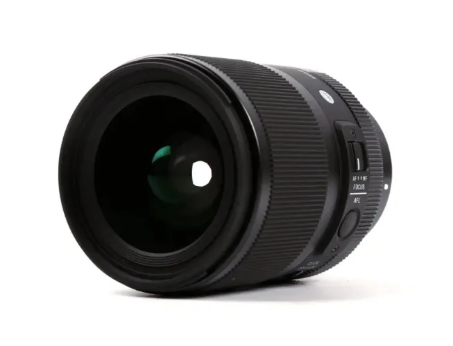 Sony FE 35mm f/1.4 GM Lens 