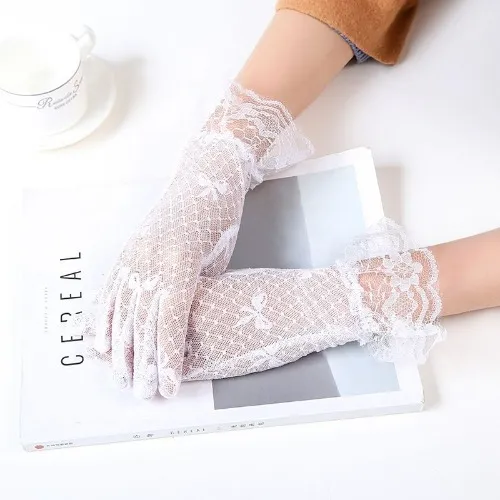 White fishnet lacy gloves (3)