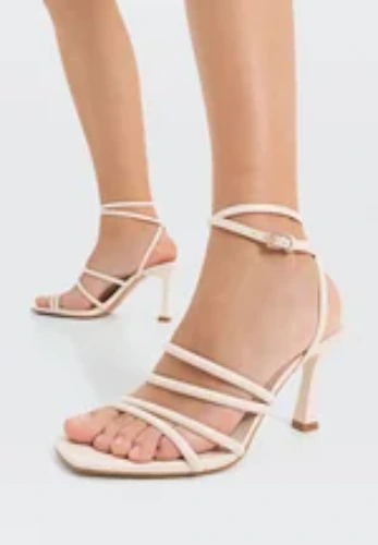 Sandali con tacco alto