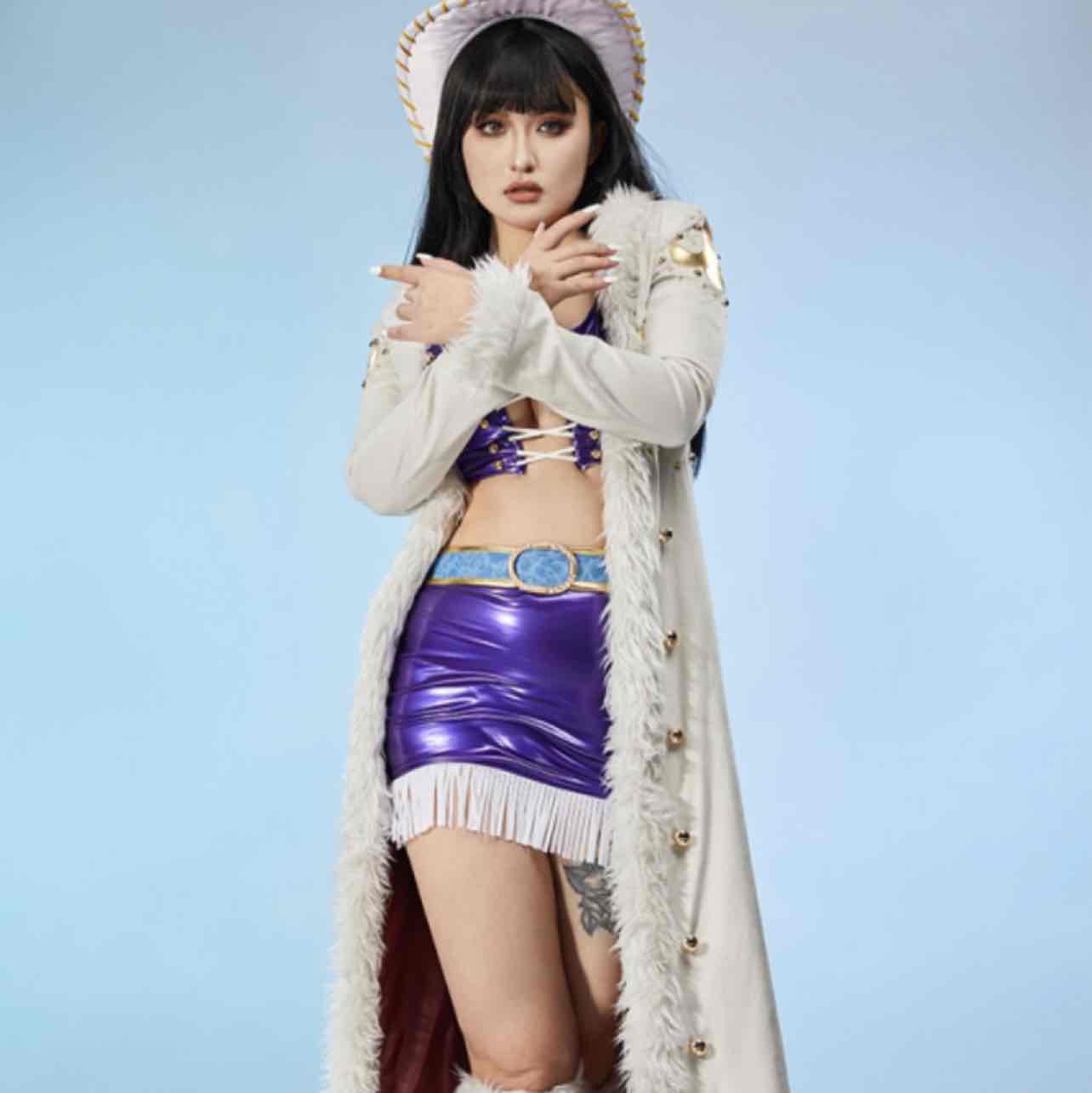 OP Robin Cosplay Costume Bra and Miniskirt with Long Coat and Hat