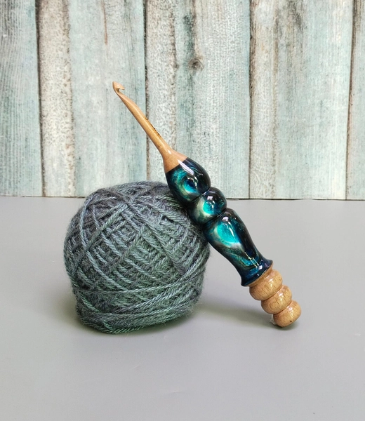 Rosewood Crochet Hooks mixed with Resin - Hand Turned Ergonomic Crochet Hooks - for Knitting Crocheting Accessories - Various Sizes