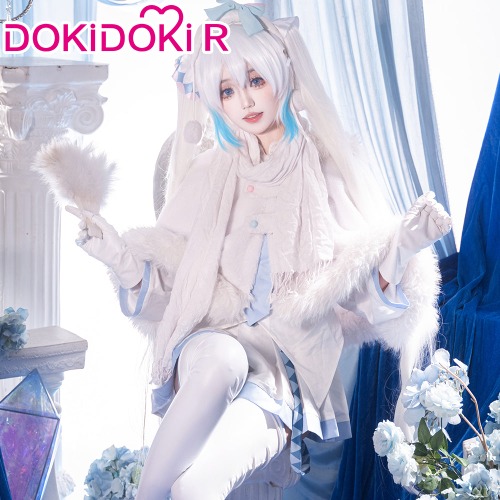 Snow Hatsune Miku Cosplay