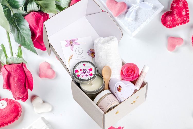 Valentine's day - Natural Skincare Gift Box, Cute LOVE Special Gift Box, Mother's Day Gift - Yes