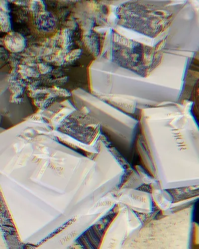 ☾ 𝓑𝓲𝓰 𝓖𝓲𝓯𝓽 𝓑𝓸𝔁 ☽ 444