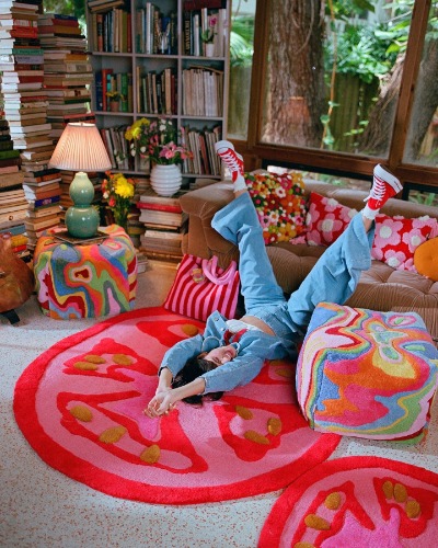 Not Quite Ketchup Organic Cotton Tufted Abstract Tomato Rug | 5' diameter