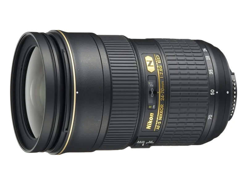 Nikon AF-S FX NIKKOR 24-70mm f/2.8G ED Zoom Lens with Auto Focus for Nikon DSLR Cameras