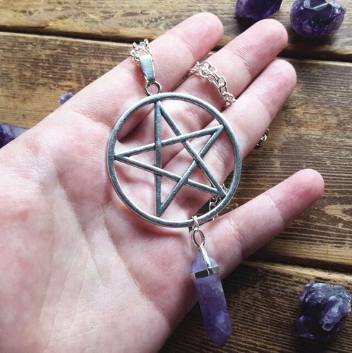 'Merlin' Pentagram Necklace with Gem Stone - Silver Plated / 45cm