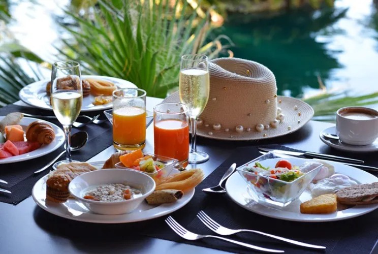 Night and breakfast