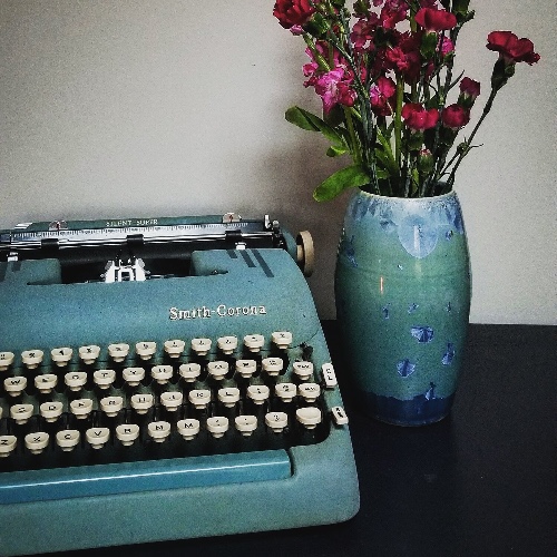Circa 1955 Smith Corona Silent Super Vintage Manual Typewriter  with Holiday Case — Classic Typewriter Co.