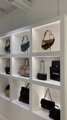 Purse/Handbags (150$)