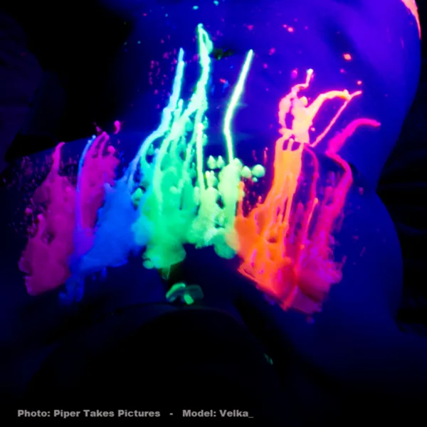 Blacklight Reactive Wax Play Pitcher Candle - Low Temp - UV Reactive