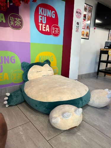 Need a cute chair where I can sit 🥰🍑