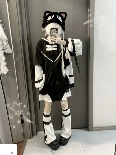 Jirai Kei Outfit Cat Hoodie Black White Coat Shorts Leg Warmer Set 