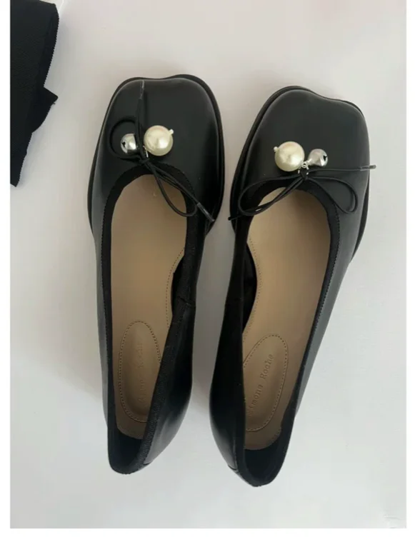 Leather ballet flats