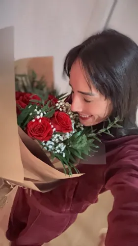 Buy me a bouquet of flowers💐