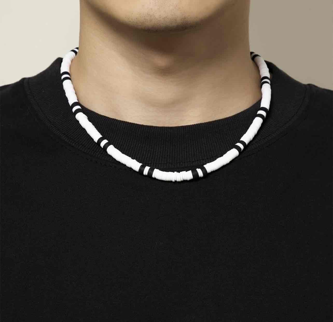 YANCHUN Puka Shell Necklace Men Summer Beach Seashell Necklace Surfer Necklace for Men White Puka Beaded Choker Adjustable Beachy Shell Jewelry Men