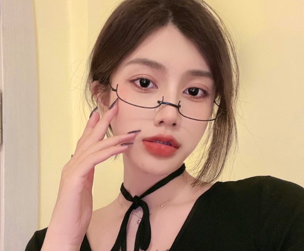 Soul Snatch | Half Frame Secretary Glasses - Black frame without lens style