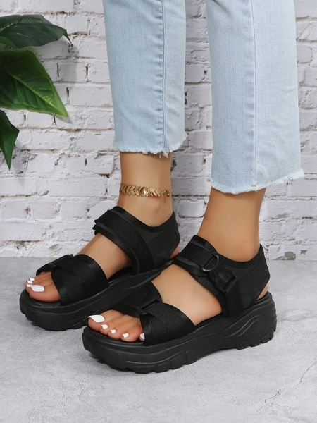 Sandalias de la decoración de la hebilla del lanzamiento, sandalias planas abiertas del dedo del pie para los deportes