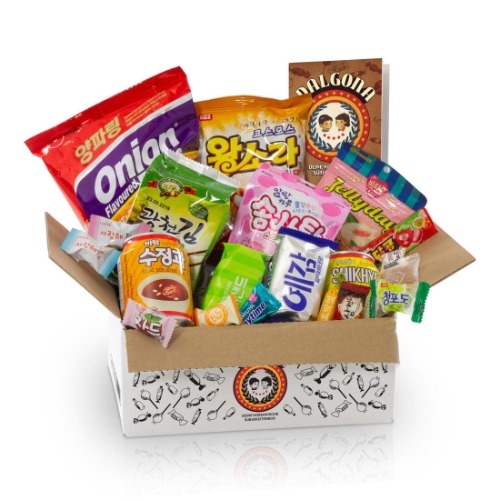 Dalgona-Box mit über 30 koreanischen Süßigkeiten - Ausgewählter Mix aus vielseitigen Snacks, Candy und Getränken in einer XXL Geschenkbox - Spezialitäten aus aller Welt