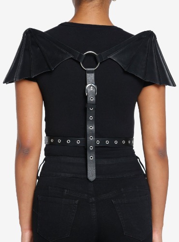 Bat Wing Grommet Buckle Harness