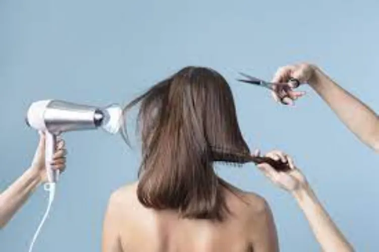 Touch-up at the hairdresser