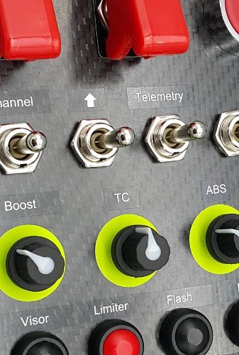 Mobeartec Simracing Aufkleber für Buttonbox. Sticker-Bogen für iRacing, Assetto Corsa, Raceroom Racing Experience, Project Cars 2, Rfactor 2, Dirt Rally UVA.