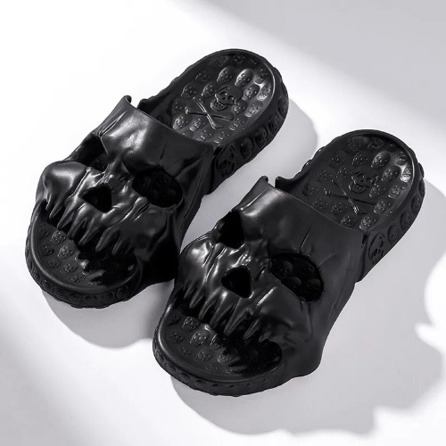Casual Outdoor Skull Crocs - black / 42-43