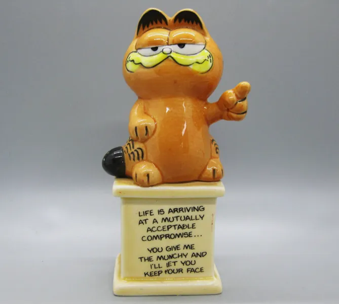 Vintage Garfield Ceramic Cartoon Cat Enesco Novelty Figurine