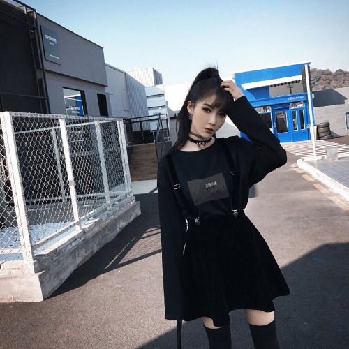 'Gothic Doll' Black Velvet Grunge Strap Dress - Black / L