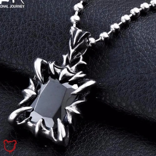 Explosive Gothic Claw Pendant - Green stone