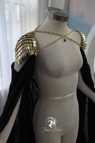 Gold Scale Mail Cape | 9in / Black