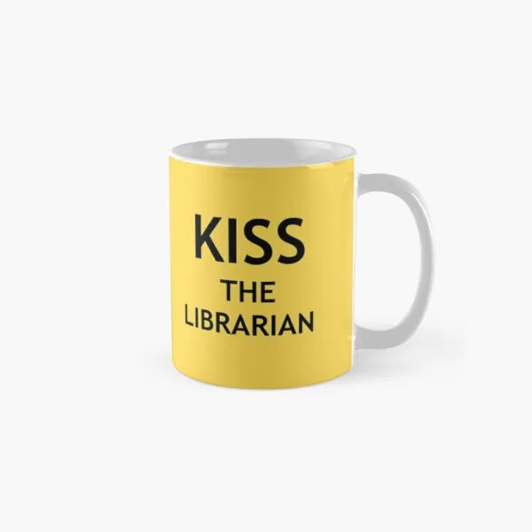 Mug à café « Embrasse la bibliothécaire » par aelmz