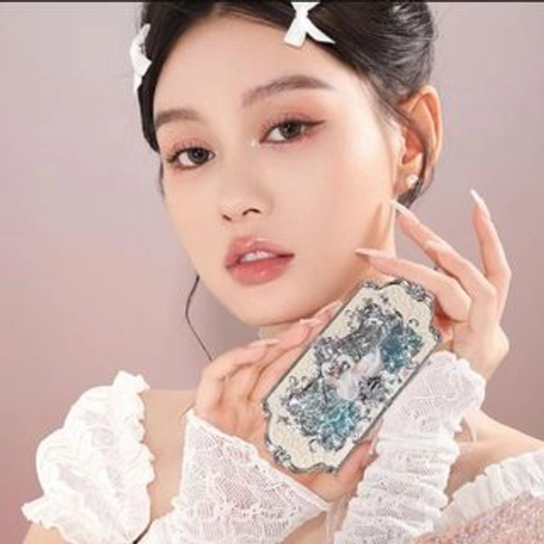 6 Shade Eyeshadow Palette - #01 White Swan