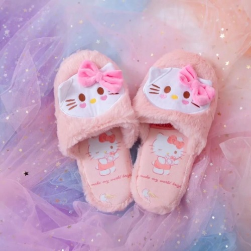 Fuzzy Kuromi Slippers - Kitty