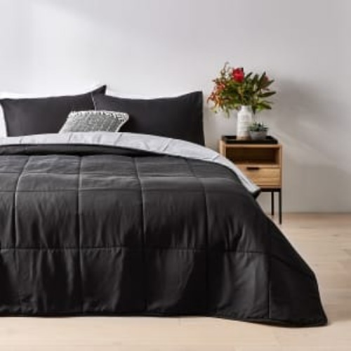 Black comforter set