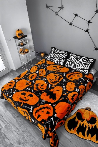 Hallows Eve Blanket | One Size / Black / 100% Polyester