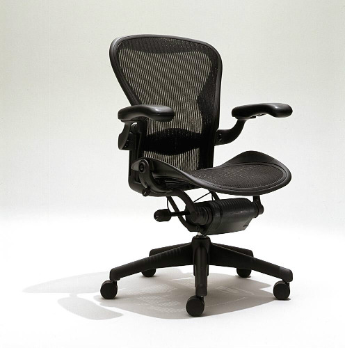 Herman Miller Aeron Mesh Desk Chair Medium Size B fully adjustable w/ lumbar