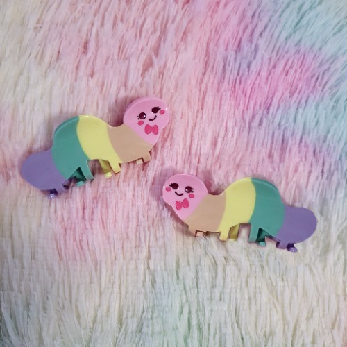 Wormy hairclip