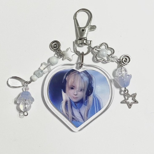 marie rose doa keychain <3



shipping- $4.40


dm...