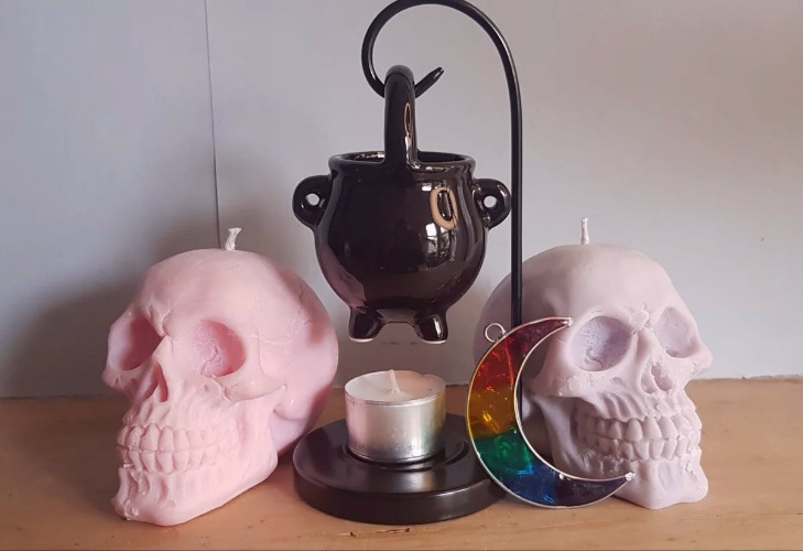 Hanging Cauldron Oil Burner