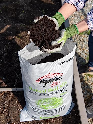 Vermont Compost Company Raised Bed Mix | High-Nutrient Compost-Based Potting Soil for Plants & Vegetables Organic Gardening - 20 Quarts | Gardener's Supply Co Exclusive