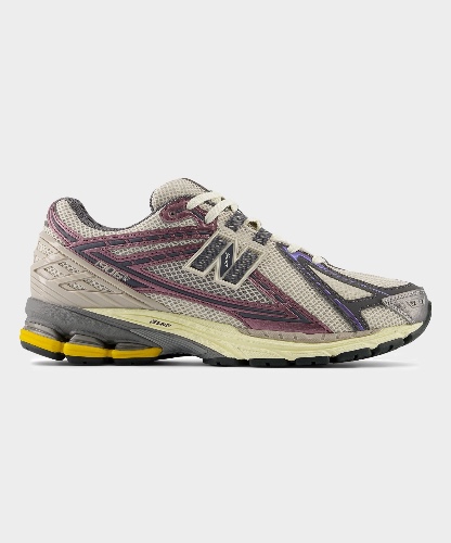 New Balance 1906R in Licorice Moonbeam Castlerock | 10 / Purple / M1906RRA-450