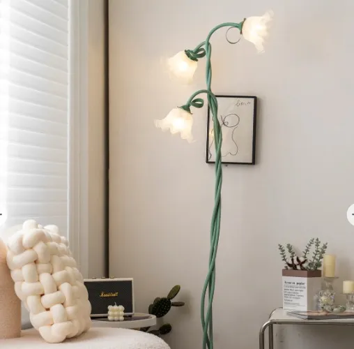 Calla Flowers Floor Lamp | 3 Head Dia 20cm x H 170cm / ∅ 7.8″ x H 66.9″ Acrylic Lampshade / Green & White / US plug