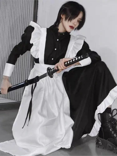 Maid Cosplay 