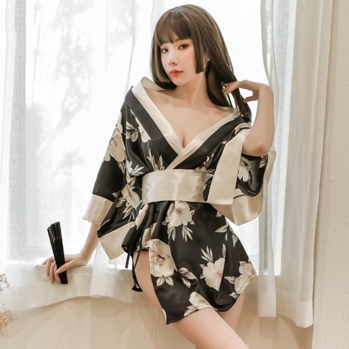 Floral Print Yukata Cosplay Costume - S / Black