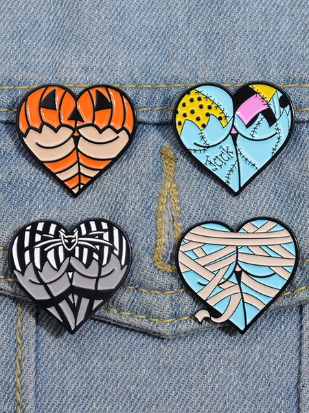 4pcs Halloween Sexy Butts Heart Shaped Cosplay Brooches Lapel Badges Punk Gothic Jewelry Gift for Friends